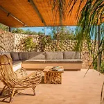 Zeus Exclusive Vila