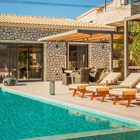 Zeus Exclusive Vila
